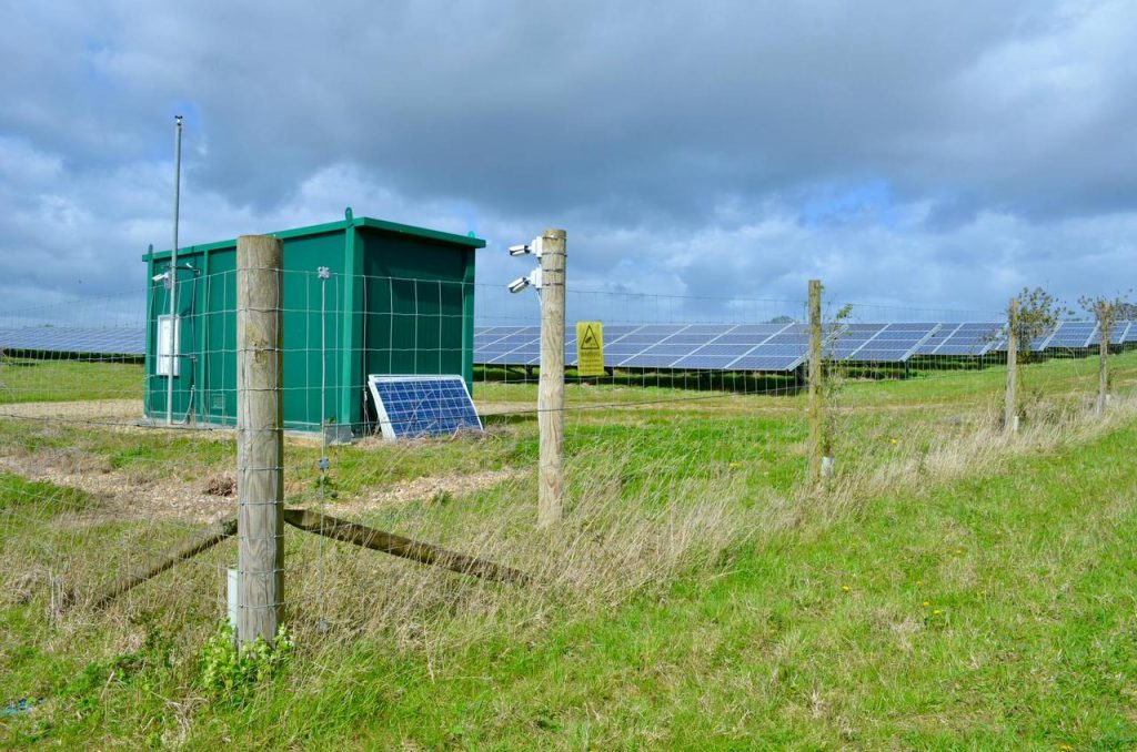 Smart Grid Integration: Optimizing Solar Energy Flow with Industrial AI for Maximum Factory Profitability.